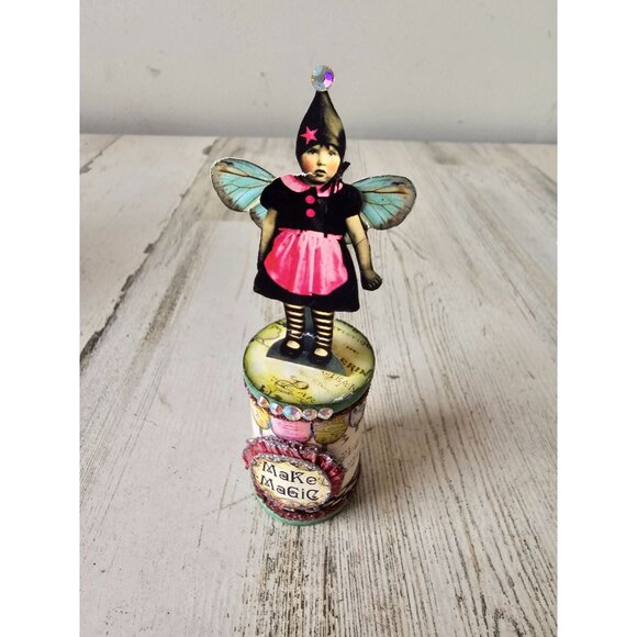 D. P. Ratt Unique glitter butterfly statue decor make magic - Picture 1 of 8